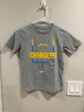 Nike Los Angeles Chargers Kids Short Sleeve T-shirt Size Small NWOT